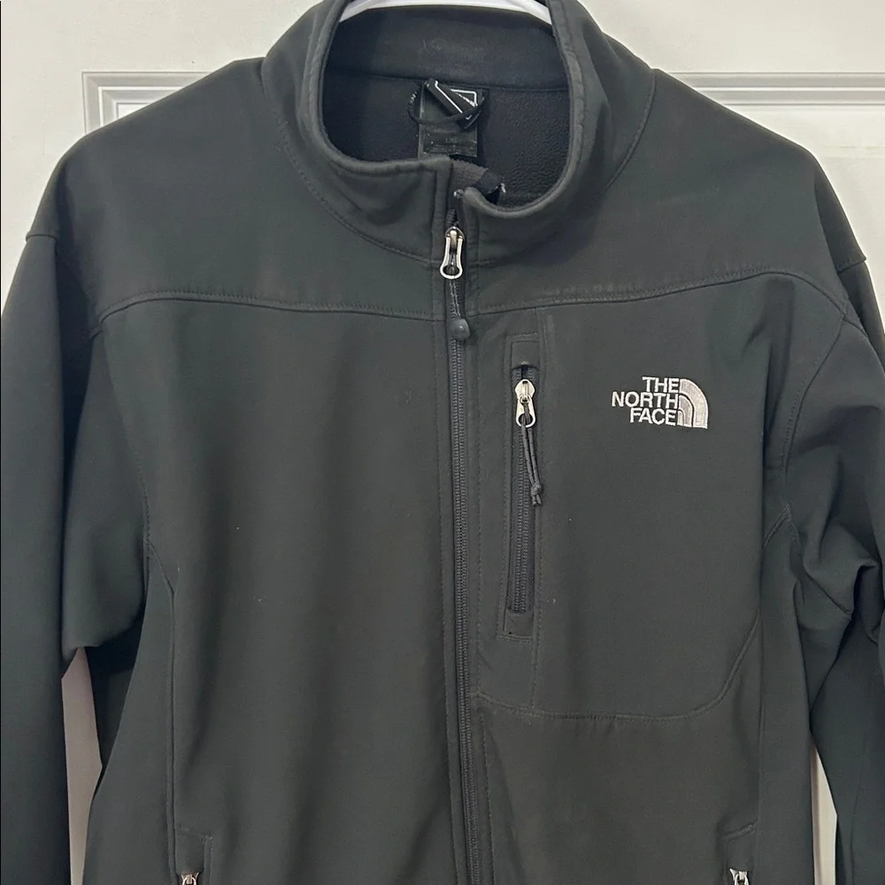 The North Face Apex Barrier Softshell Men's Jacket size large black nylon jacket